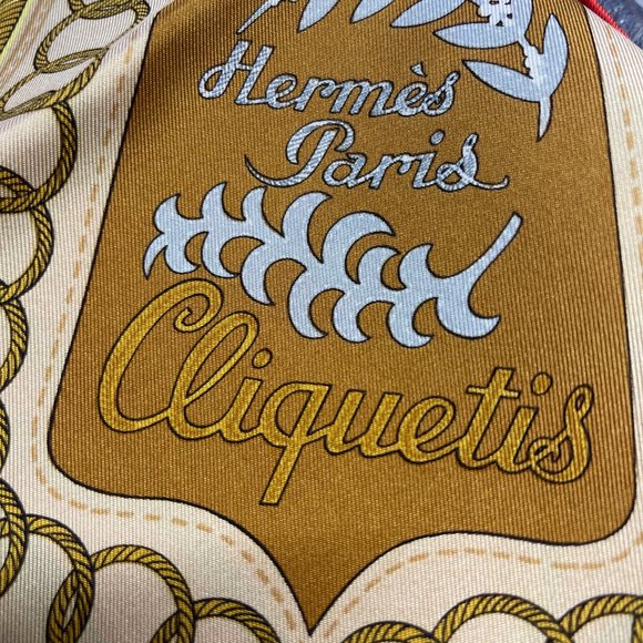 Like New Authentic Hermes scarf Carre 90 Red Silk100% - Picture 4 of 5